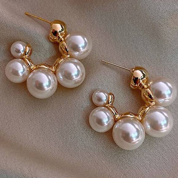 Pearl Elegant C-Shape Stud Earrings DPJE1403 - Picture 4 of 5